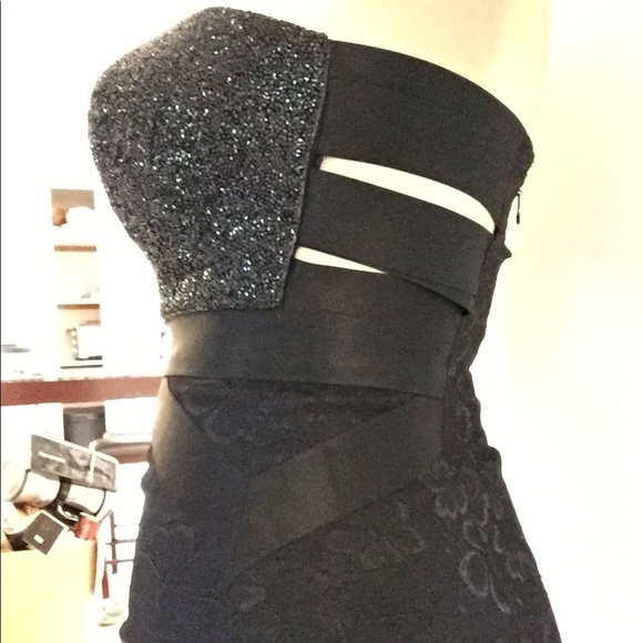 Black dress - Picture 3 of 3